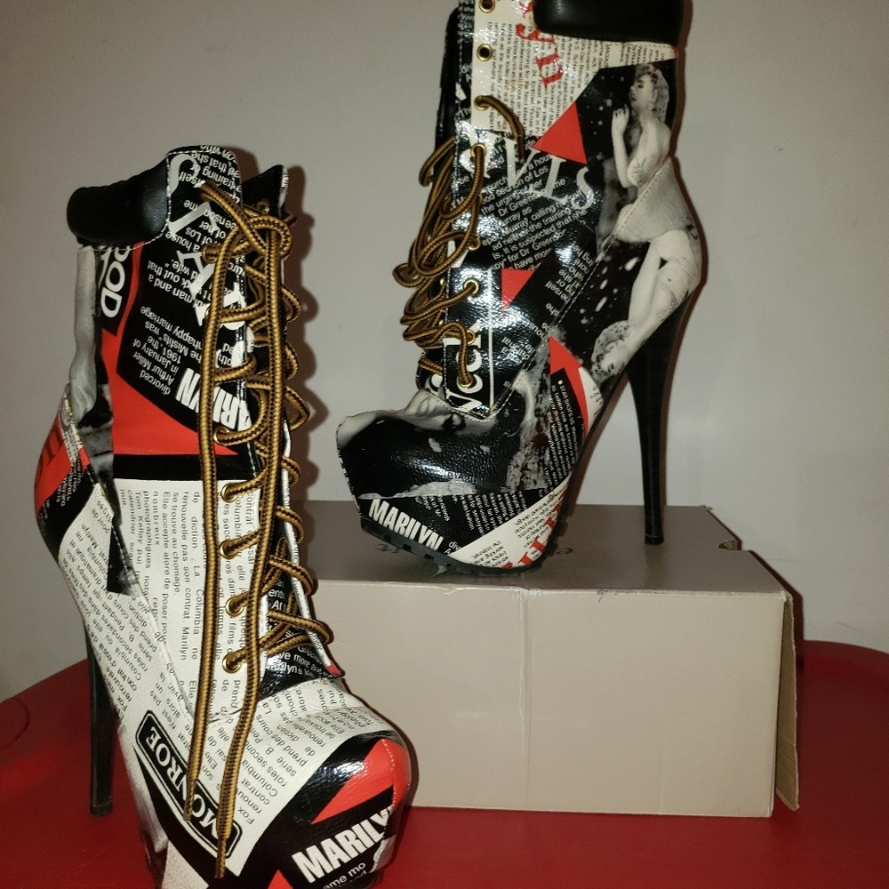 Nwot Marilyn Monroe Stilettos  sz 6 1/2